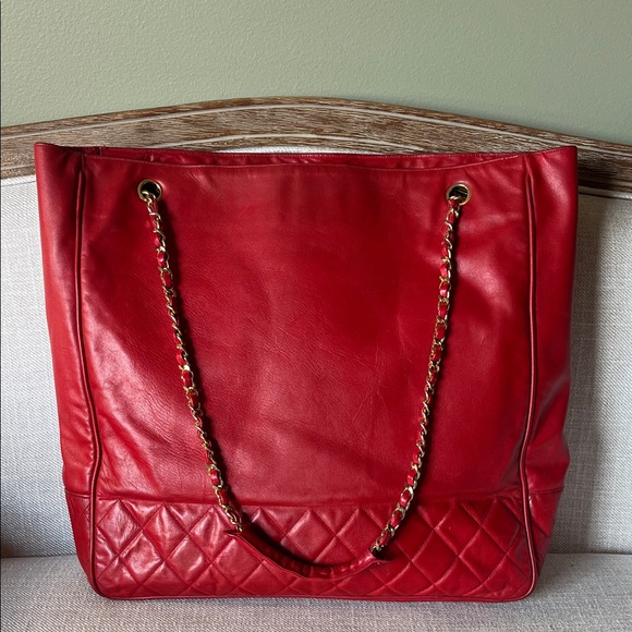 Chanel Vintage 1980s Red Lambskin Quilted Leather Large Shoppers Tote - Picture 1 of 15
